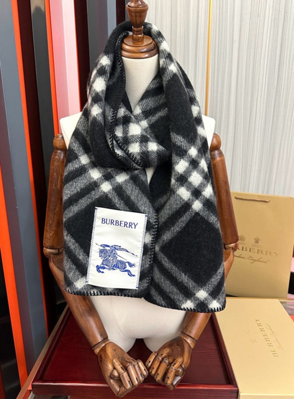 Burberry Argyle Plaid Warm Winter Scarf